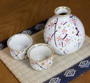 Kutani Ware Sake Set Plum